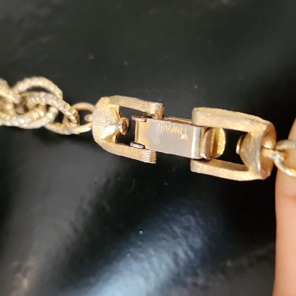 TRIFARI VINTAGE NECKLACE - Picture 5 of 5